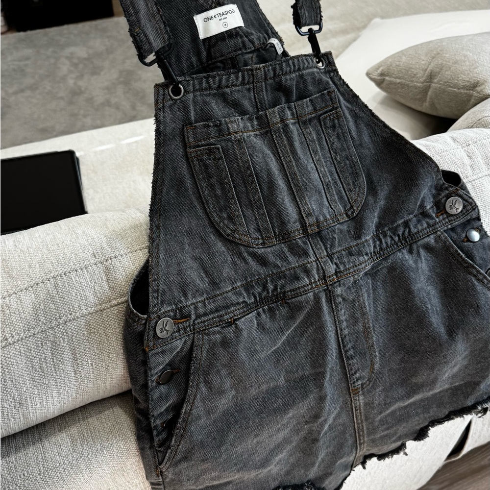 One Teaspoon  Washed Denim Short Overalls